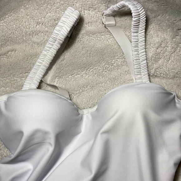 Pretty white ruched straps one piece bathing suit - Picture 5 of 7